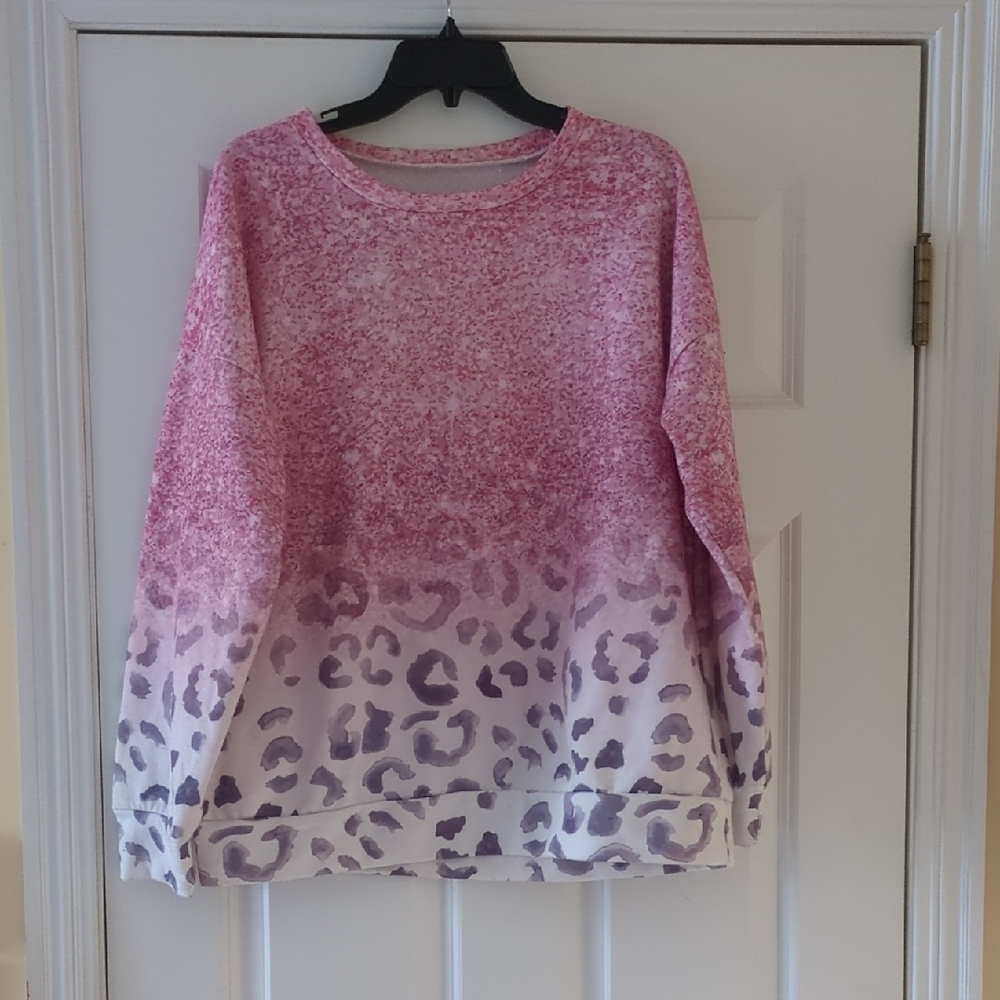🎉 4 for $10 item: Pink Leopard Print Sweatshirt